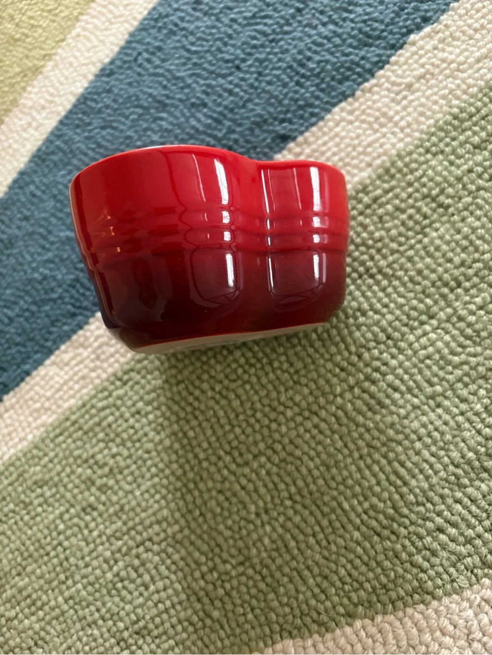 Le Creuset Heart Shaped 300 ml Stoneware Ramekin in Cerise